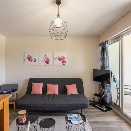 Les Ecureuils-2 By Interhome