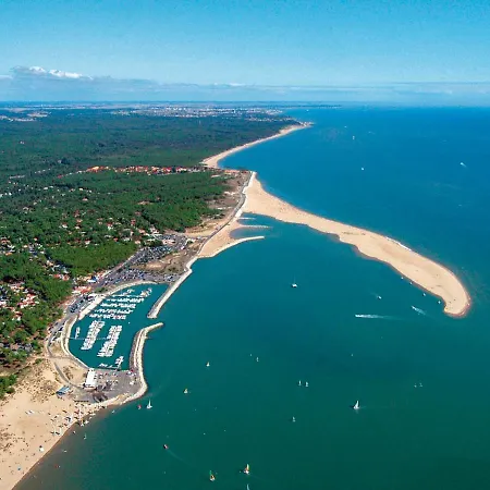 アパート Les Ecureuils-2 By Interhome