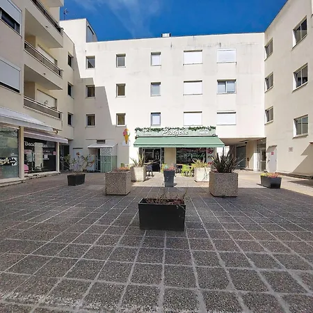 Les Ecureuils-2 By Interhome *