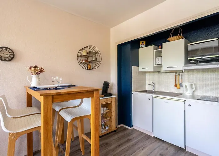 Les Ecureuils-2 By Interhome *